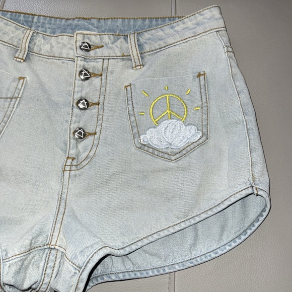 Some Days Lovin Women's‎ High Rise Embroidered Denim Shorts Size 29 - Picture 8 of 9